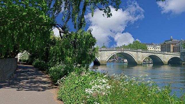 Thames Path, in Southern England, is 180 miles long